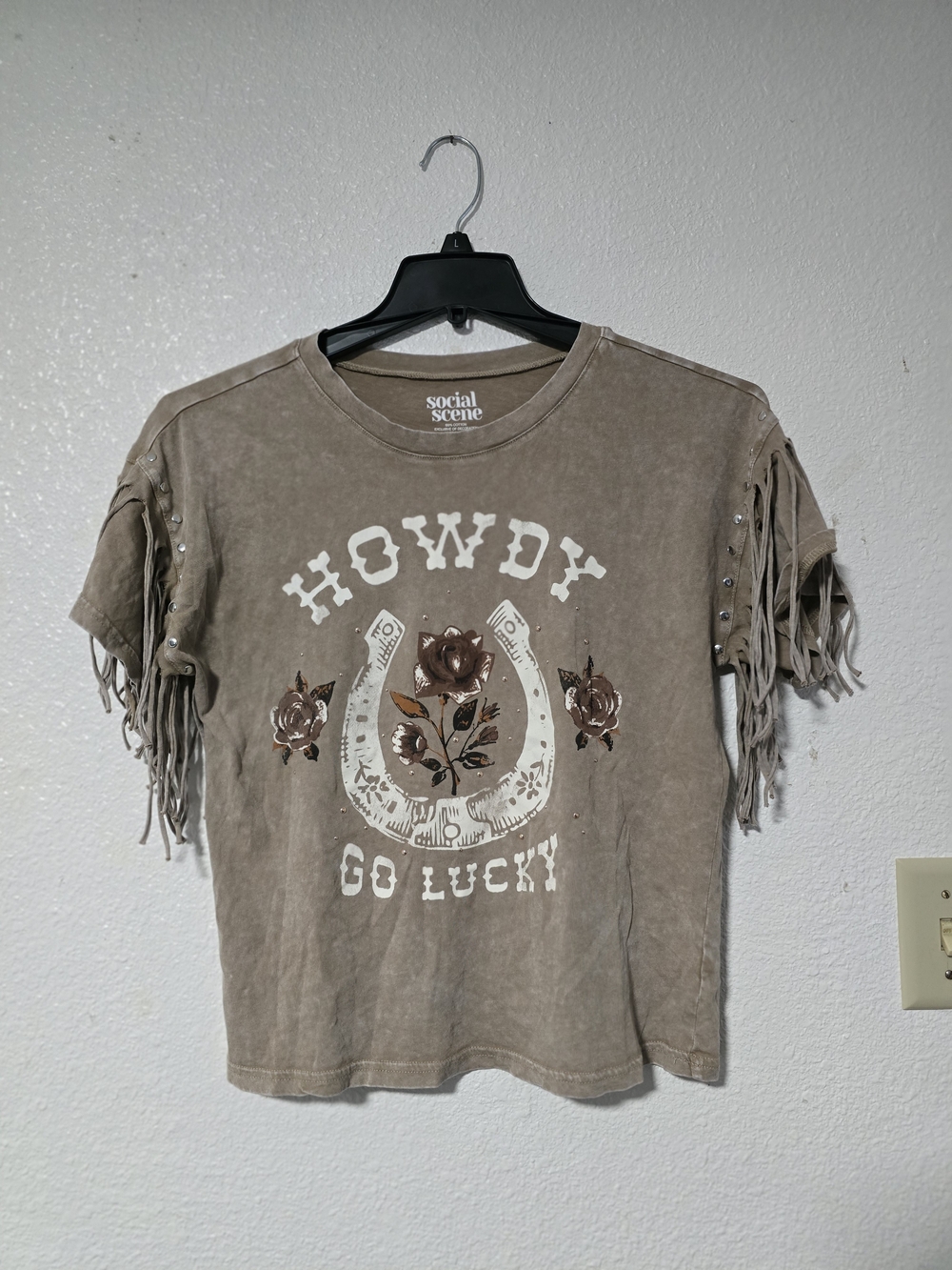 Social Scene Women's 'Howdy Go Lucky' Fringe Short Sleeve Tee - Brown